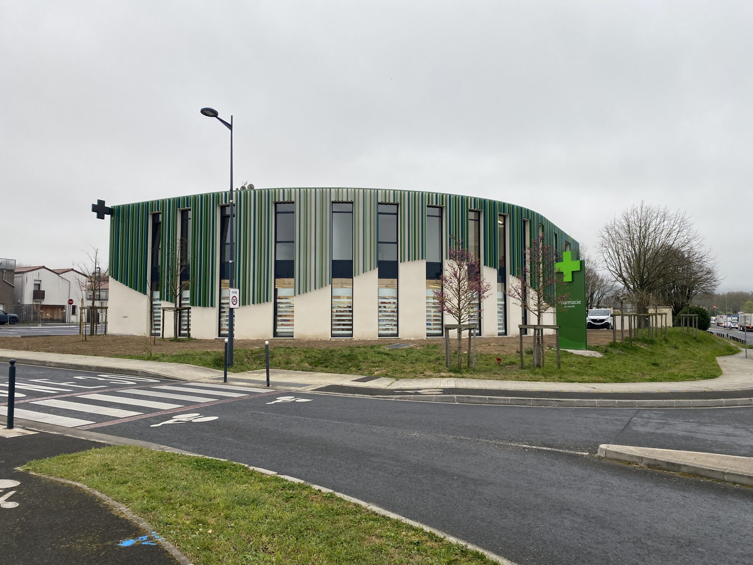 LEONARD ARCHITECTURE - PHARMACIE DU MARCHE