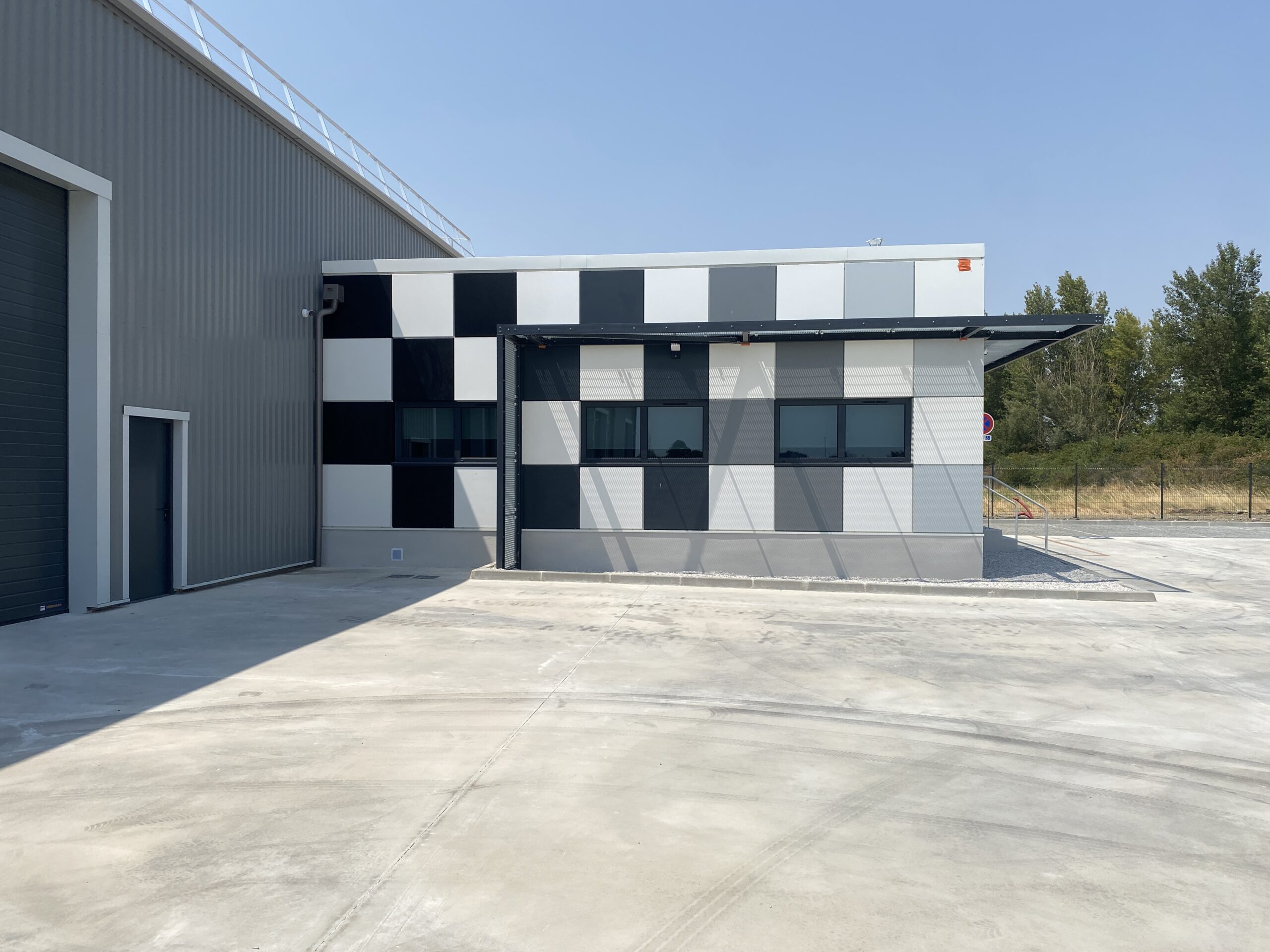 LEONARD ARCHITECTURE - ENTREPOT BOMPARD